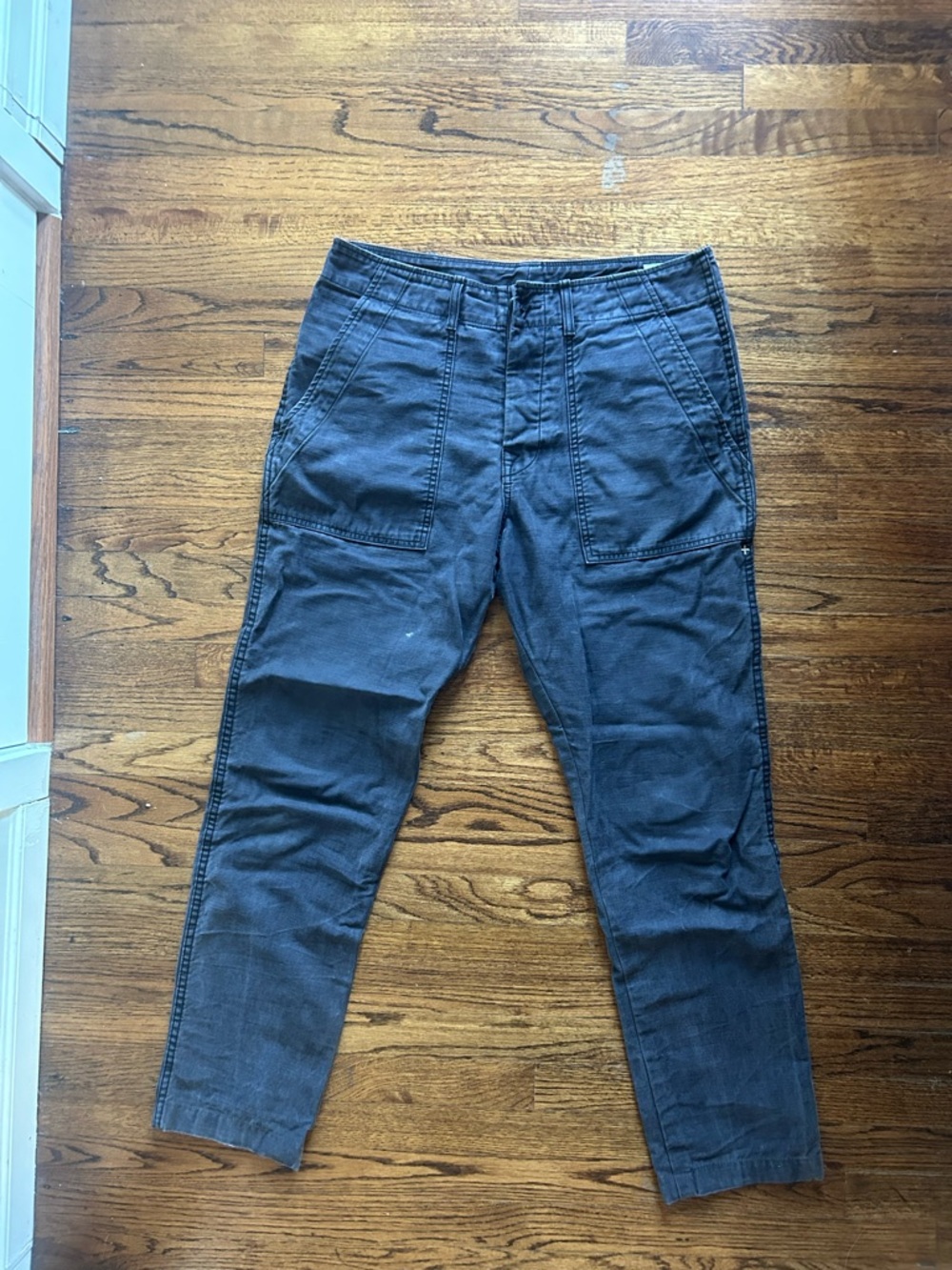 imogene + willie Men's Painter-Style Chinos in Charcoal
